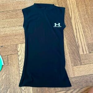 Black sleeveless under Armour shirt